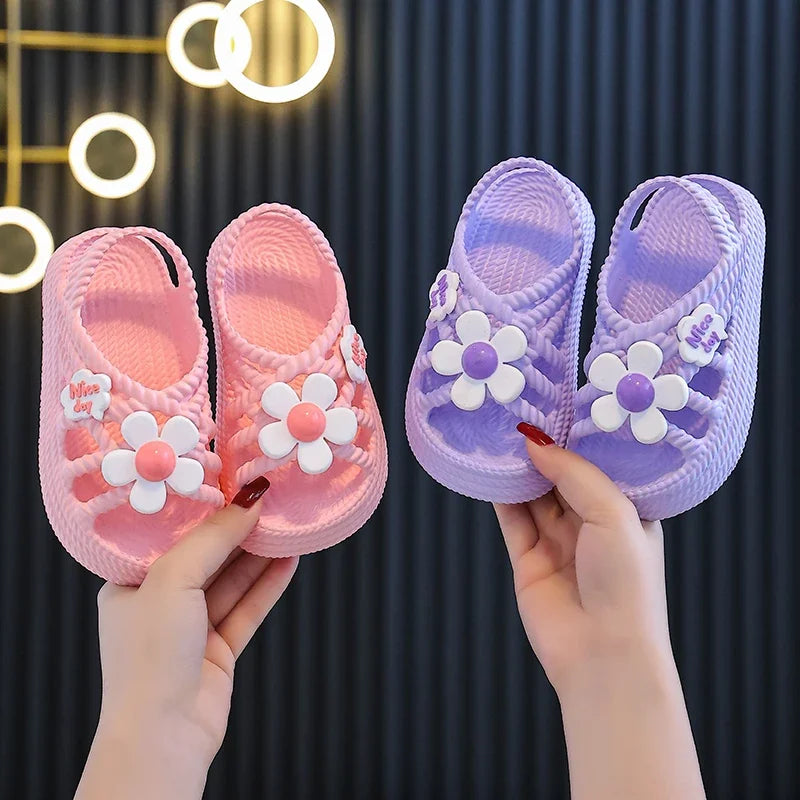 2025 New Children's Slippers Summer Girls and Boys Bathroom Home Anti slip Beach Shoes Soft Soled Baby Sandals