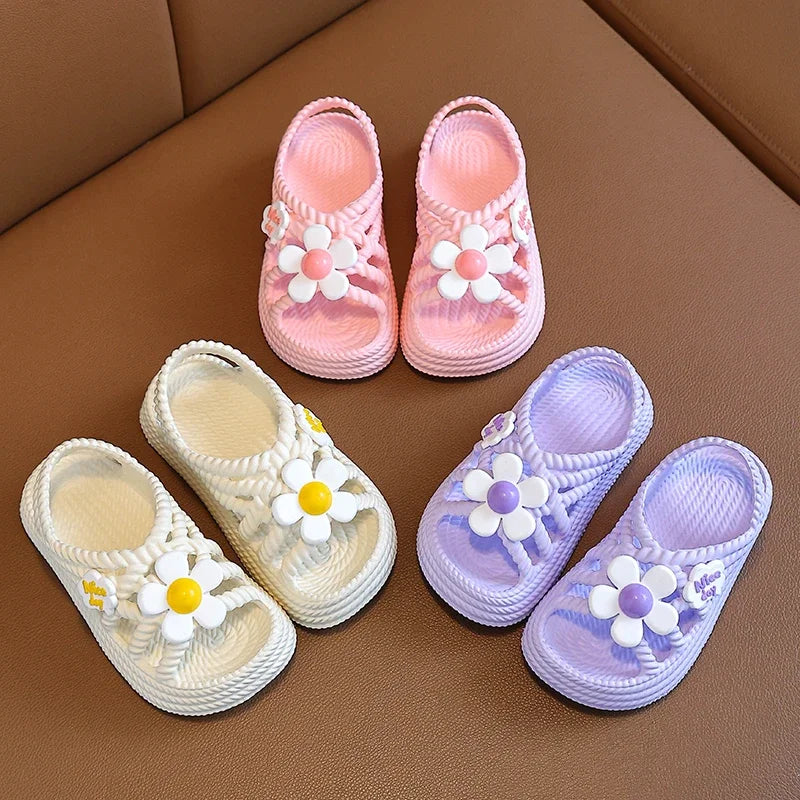 2025 New Children's Slippers Summer Girls and Boys Bathroom Home Anti slip Beach Shoes Soft Soled Baby Sandals