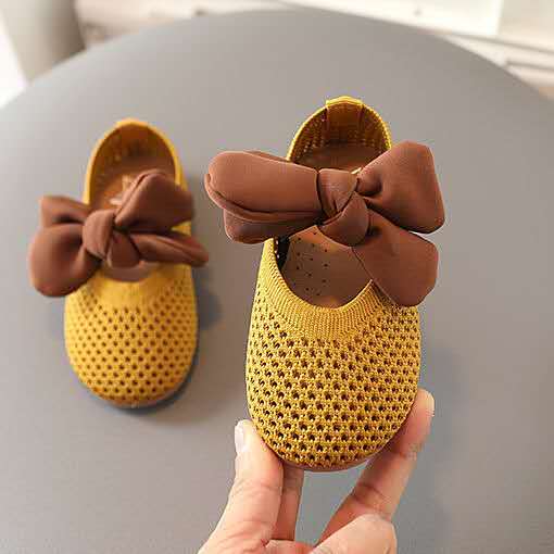 Summer New Children's Shoes Fashion Soft Bottom Baby Breathable Little Princess Hole Mesh Shoes ( Available )