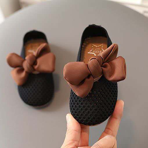 Summer New Children's Shoes Fashion Soft Bottom Baby Breathable Little Princess Hole Mesh Shoes ( Available )