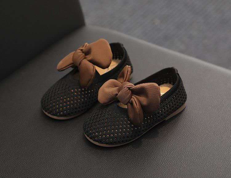 Summer New Children's Shoes Fashion Soft Bottom Baby Breathable Little Princess Hole Mesh Shoes ( Available )