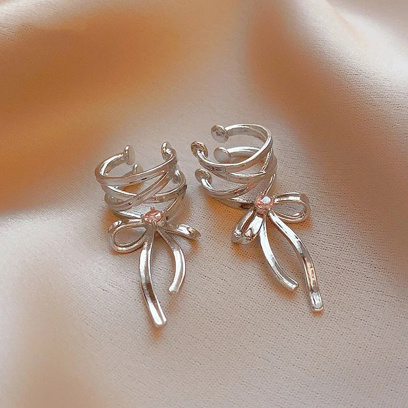 Ribbon bow ear cuff with a non-piercing ballet-inspired design for women, lightweight fashion jewelry for everyday wear and parties