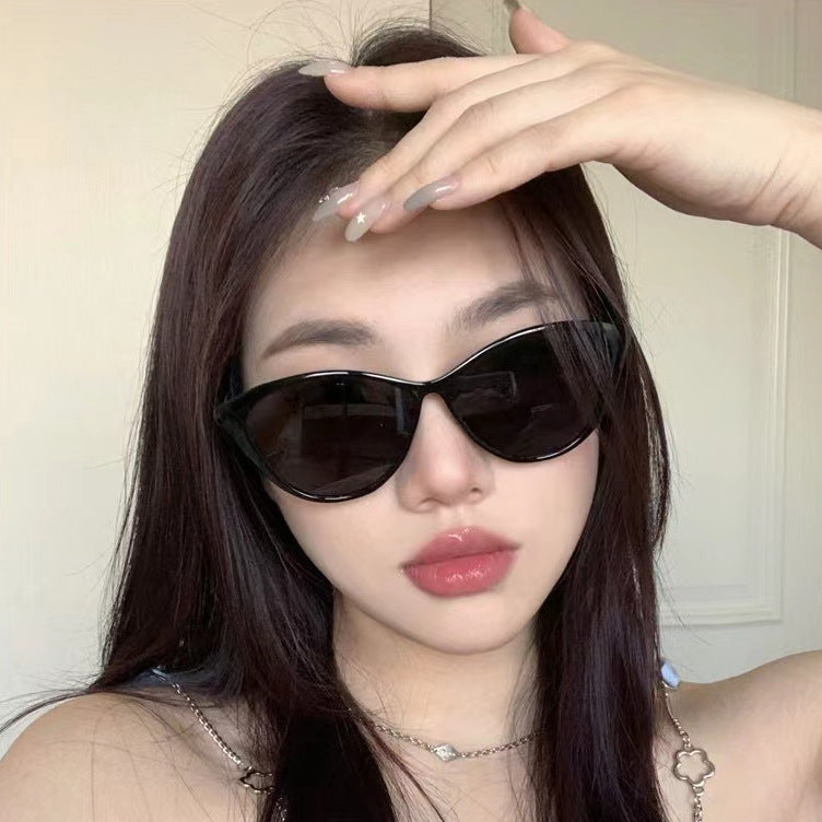 Retro Sunglasses Fashion And Ultra Light UV Protection Sunglasses