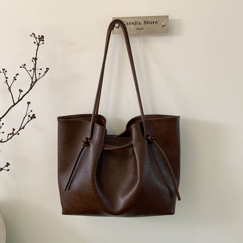 New Style Large-Capacity Bag for Women, Trendy Retro Shoulder Bag, Commuting to Work, Hand-Held Tote Bag Wholesale