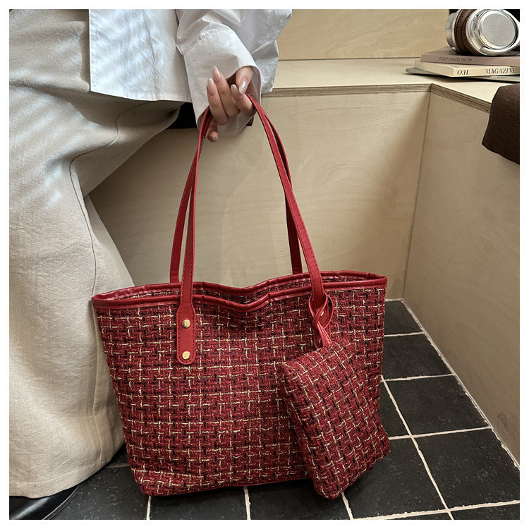 Large-Capacity Small Fragrance Tote Bag 2025 Autumn and Winter New Style Fashionable Texture Satchel Shoulder Bag Women's…