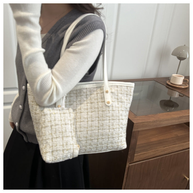 Large-Capacity Small Fragrance Tote Bag 2025 Autumn and Winter New Style Fashionable Texture Satchel Shoulder Bag Women's…