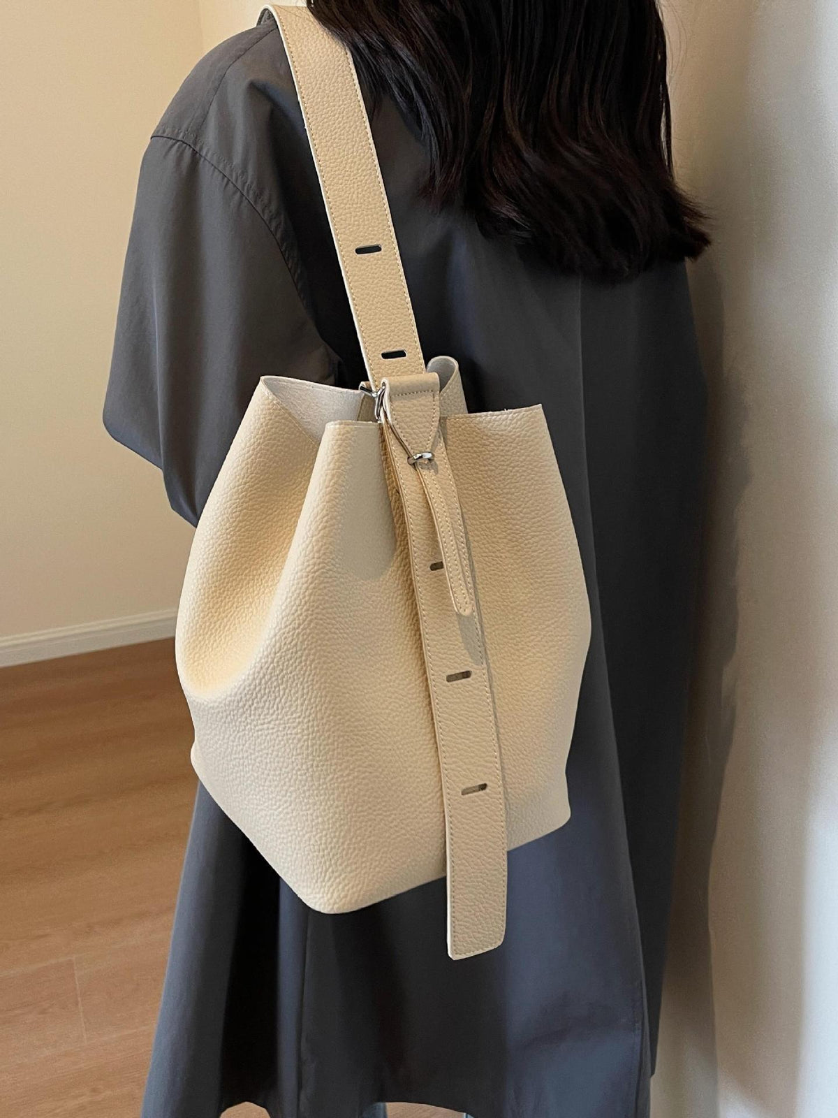 Cross-Border Super Popular Retro Simple Bucket Bag for Women 2026 New Casual Versatile Shoulder Bag Tote Bag Large Capacity…