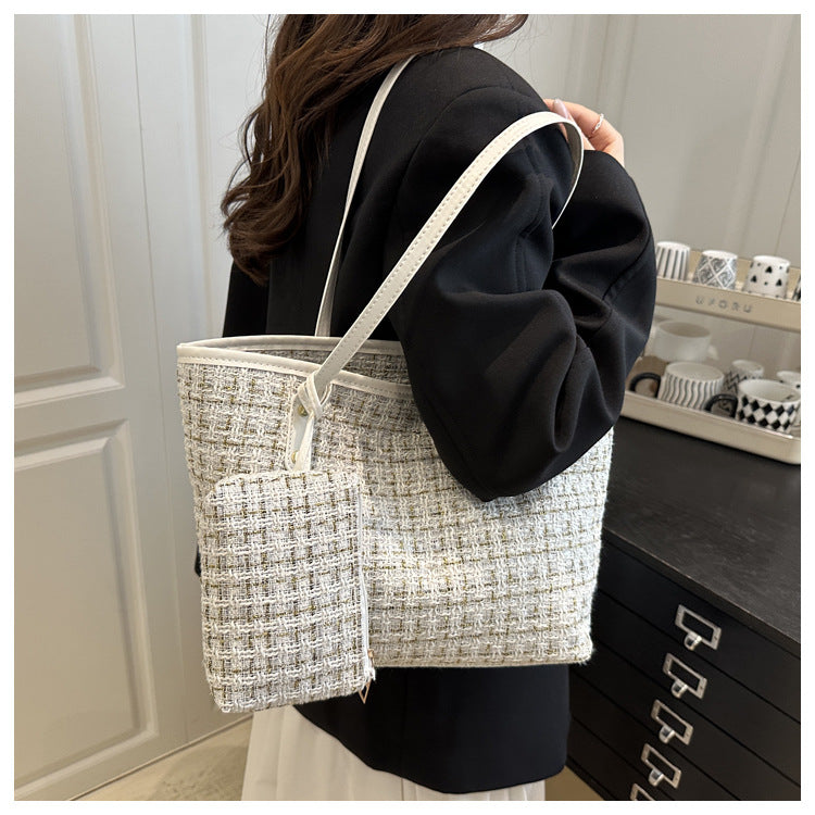 Large-Capacity Small Fragrance Tote Bag 2025 Autumn and Winter New Style Fashionable Texture Satchel Shoulder Bag Women's…