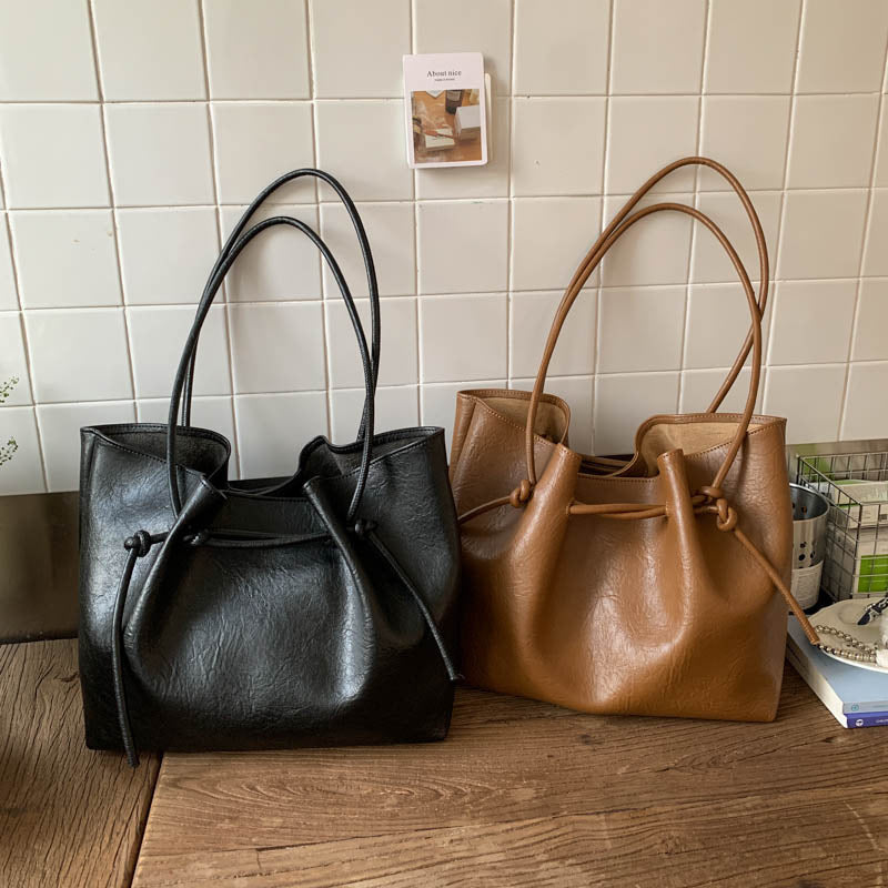 New Style Large-Capacity Bag for Women, Trendy Retro Shoulder Bag, Commuting to Work, Hand-Held Tote Bag Wholesale - image 4