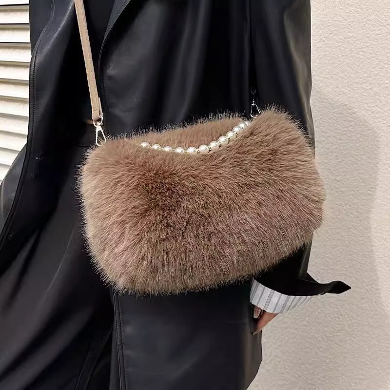 Western and Versatile Furry Bag for Women 2024 New Autumn and Winter Fashion Plush Bag Niche High-end Casual Shoulder Bag