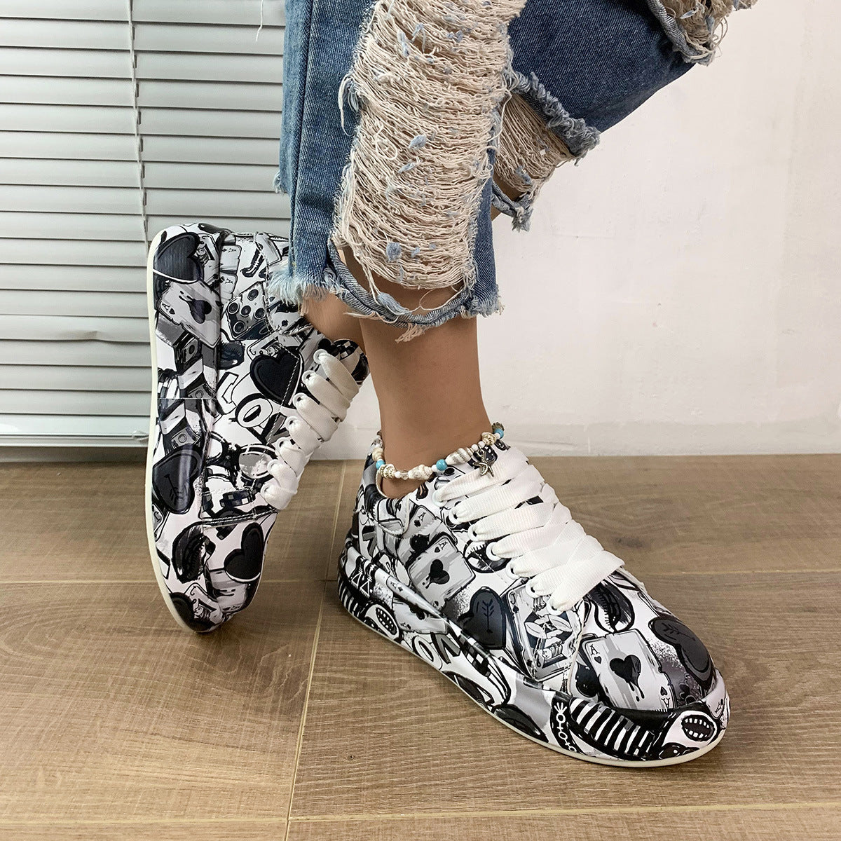 Thick Bottom Lace-up Sports Shoes Round Head    (Available)