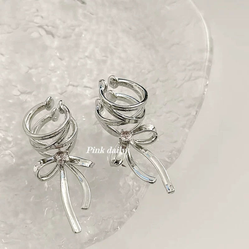 Ribbon bow ear cuff with a non-piercing ballet-inspired design for women, lightweight fashion jewelry for everyday wear and parties