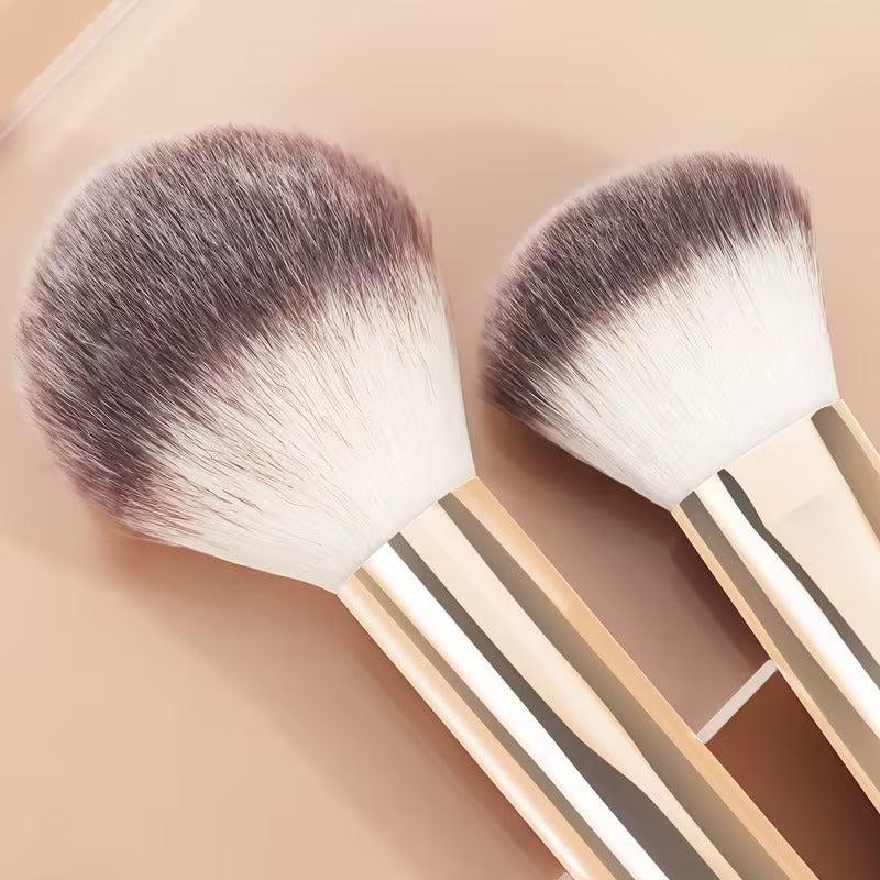 MAANGE 15 Piece Makeup Brush Set with 13 synthetic brushes and 2 air cushion puffs
