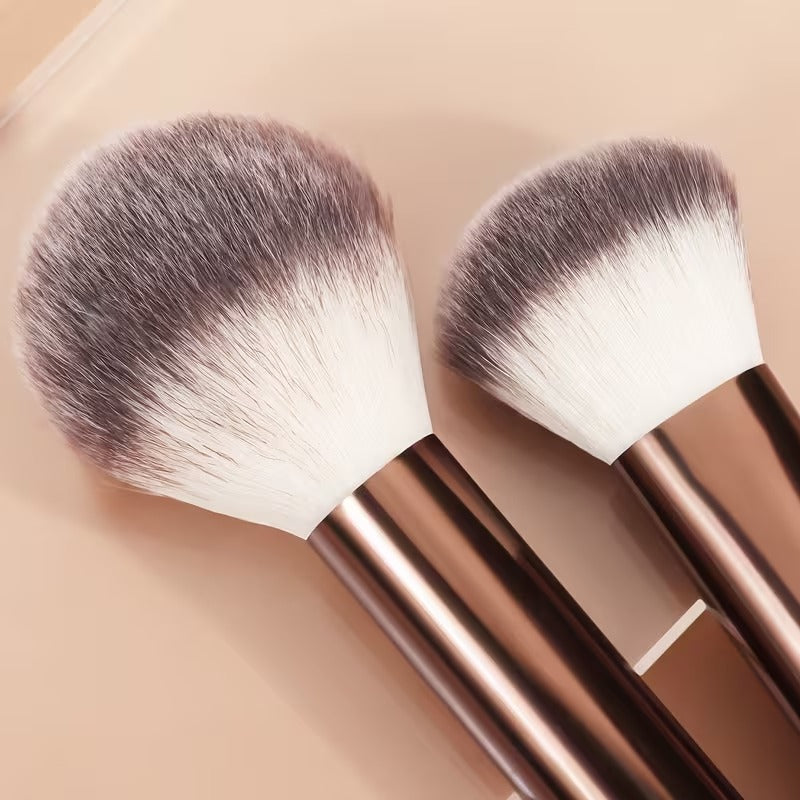 MAANGE 15 Piece Makeup Brush Set – 13 Brushes + 2 Puffs (Available)