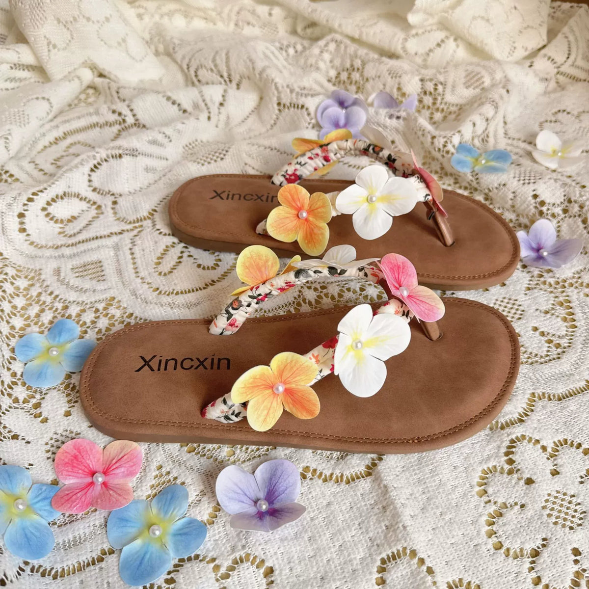 Women summer fashion outdoor wear versatile seaside flip flops (Available)