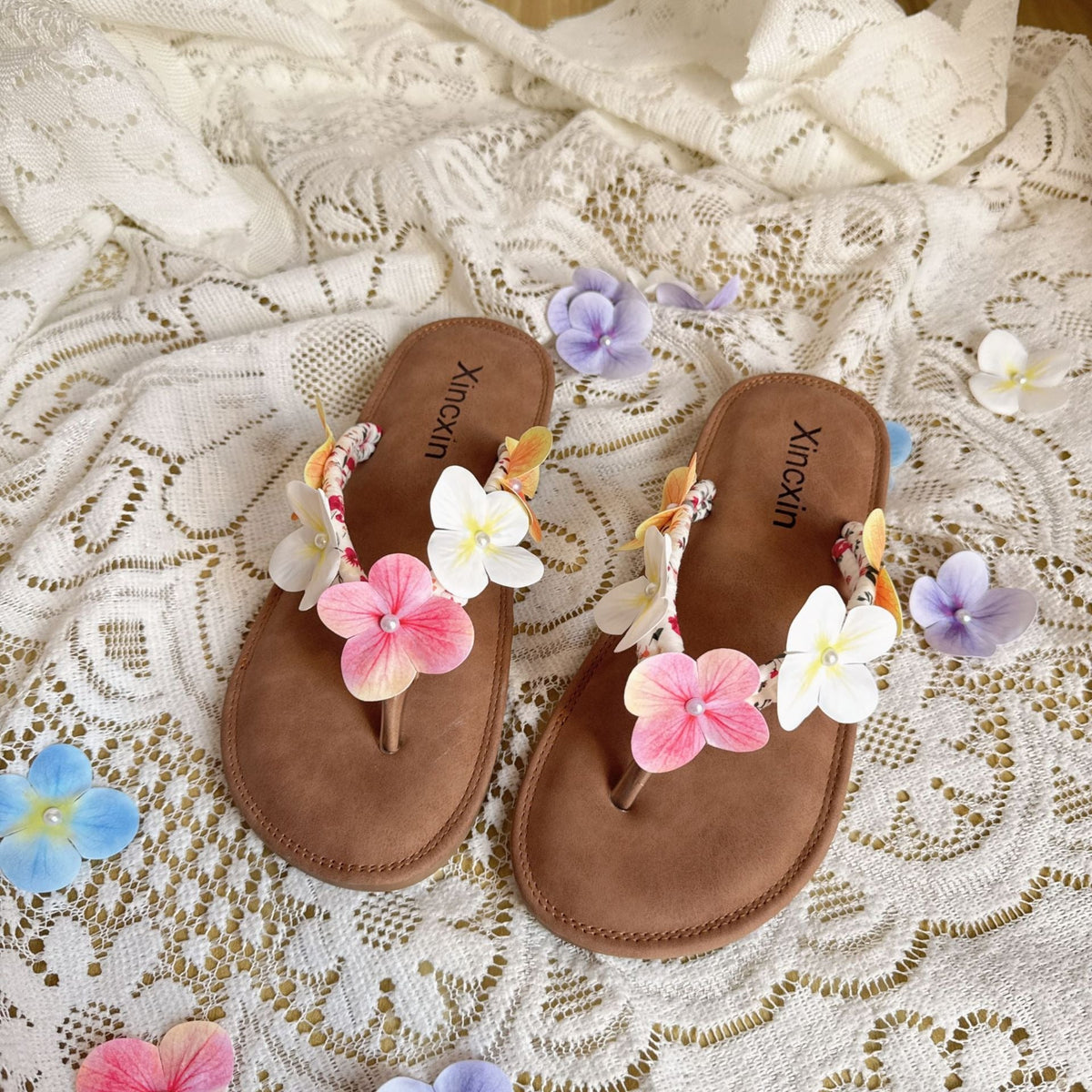 Women summer fashion outdoor wear versatile seaside flip flops (Available)