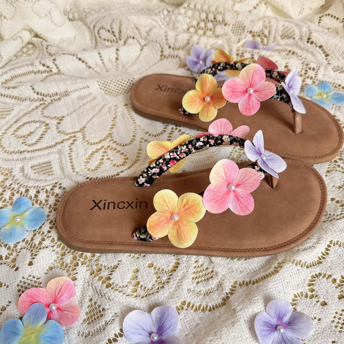 Women summer fashion outdoor wear versatile seaside flip flops (Available)