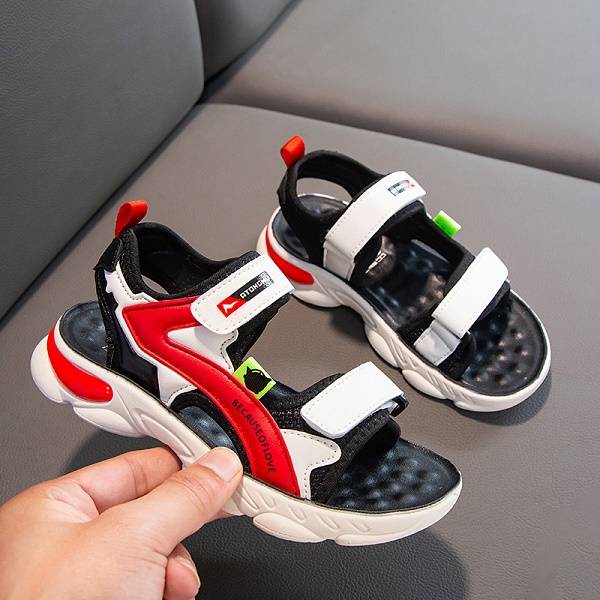 boys sports beach shoes medium and large new sandals for boys (Available)